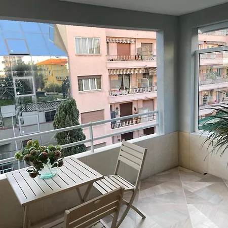 Lägenhet Sur La Promenade Des Avec Vue Originale A 40 M De La Nice
